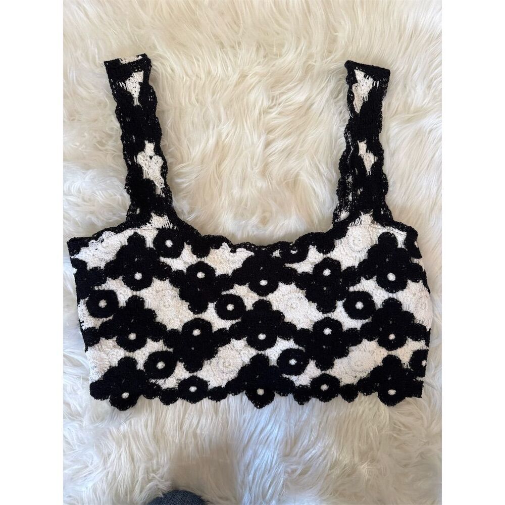 Avec Les Filles Women's XL/XXL Lined Black & White Crochet Crop Top‎ Blouse